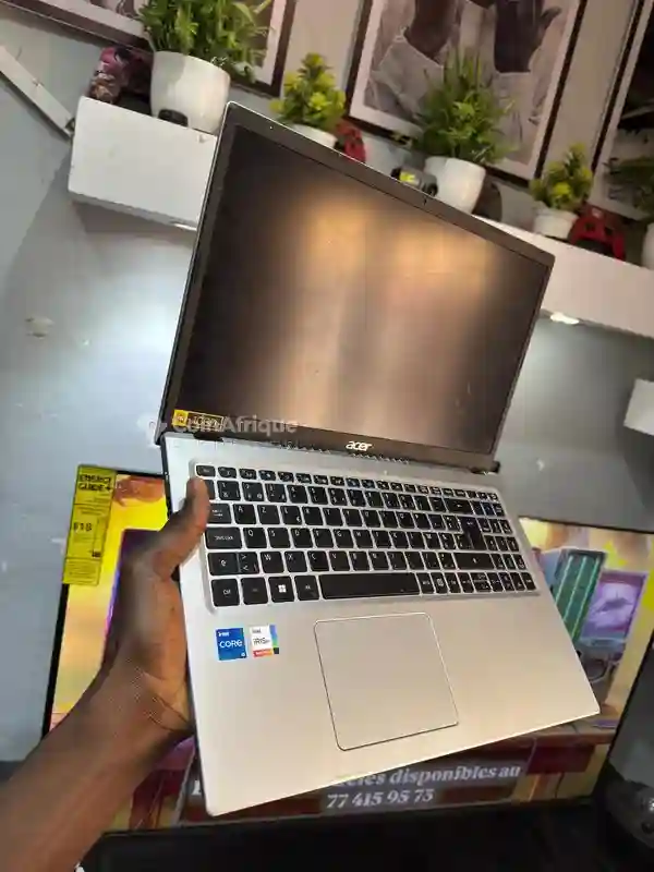 PC Acer i5 11th gen ssd 256 ram 12gb - Vue 3