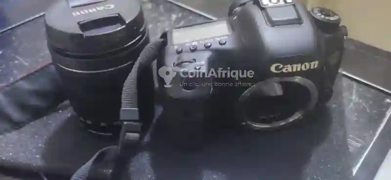 7D Mark II Avec Objectif 15-135 mm