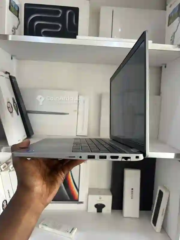 Dell Latitude 5520 - i5 11th | 8gb ram | 256