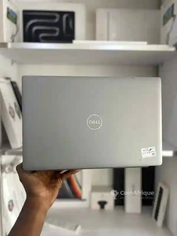 Dell Latitude 5520 - i5 11th | 8gb ram | 256 - Vue 3