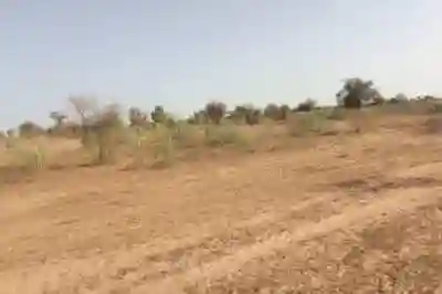 Terrain de 101 Hectare Vers Thiénaba à Thies - Vue 1