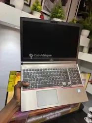 Fujitsu i5 6th 16 gb ram