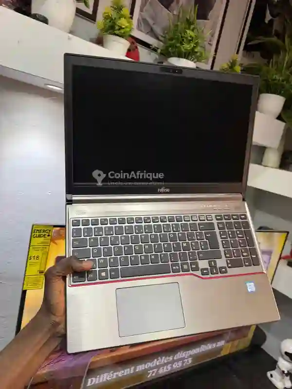 Fujitsu i5 6th 16 gb ram