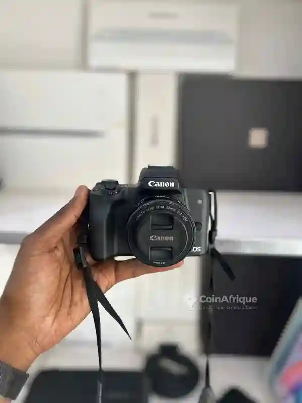 Canon M50 Mark 2 + Zoom 20mm - Vue 3