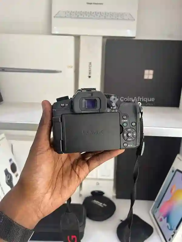 Panasonic Lumix Dmc-g85 + Objectif 25mm - Vue 3