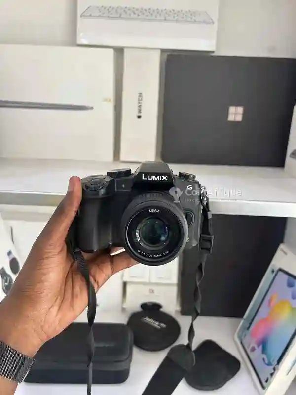Panasonic Lumix Dmc-g85 + Objectif 25mm - Vue 4