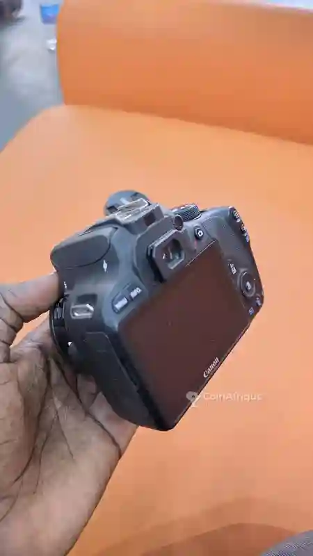 Canon EOS 100d + Ef-s 24mm - Vue 4