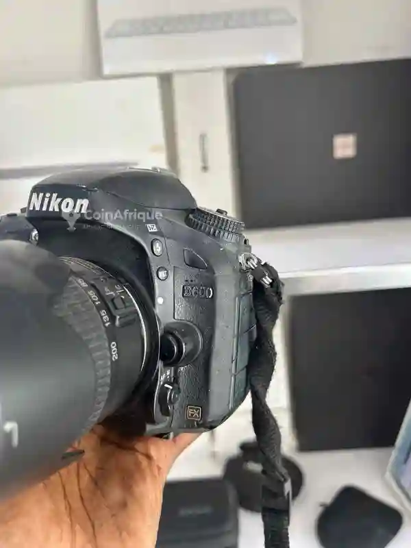 Nikon D600 + Objectif 55-200mm - Vue 1
