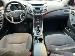 Hyundai Elantra 2016 à Dakar
