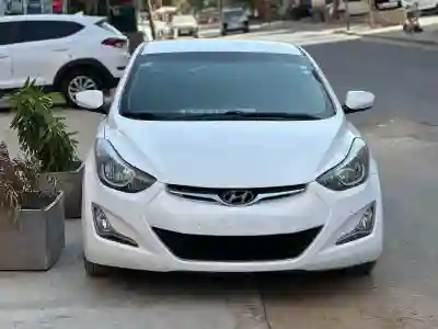 Hyundai Elantra 2016 à Dakar - Vue 1