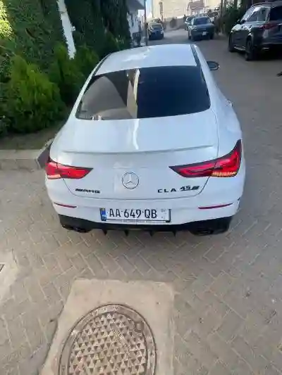 Mercedes CLA 45 AMG 2020 à Dakar - Vue 2