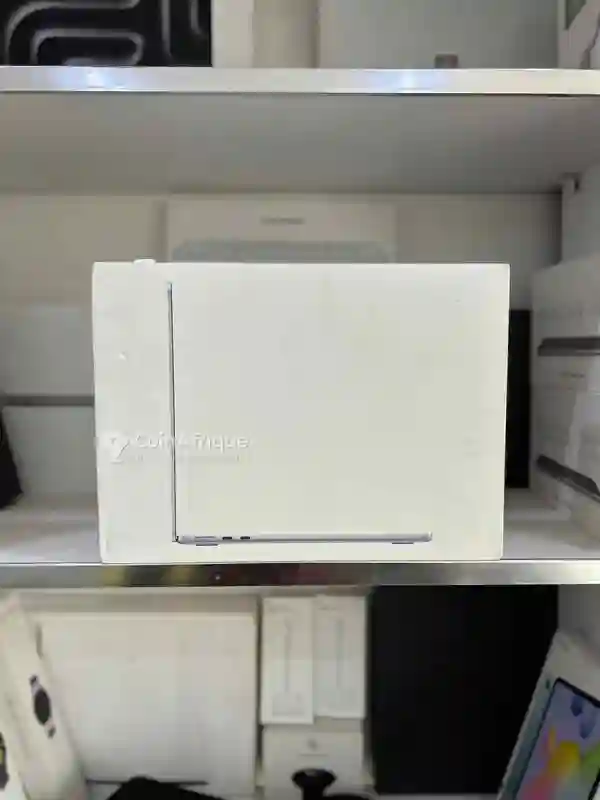 PC Macbook air 2024 13 Pouces - m4 | 16gb ram | 512 - Scellé - Vue 3