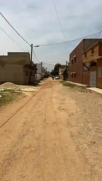 Terrain de 500 Mètres Carrés à Vendre à Mbour à Mbour - Vue 1