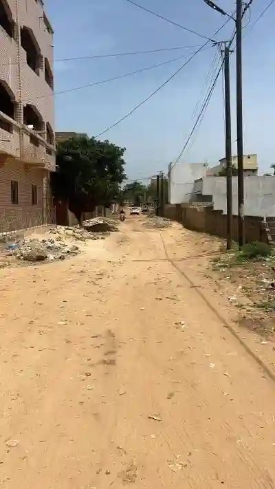 Terrain de 500 Mètres Carrés à Vendre à Mbour à Mbour - Vue 3