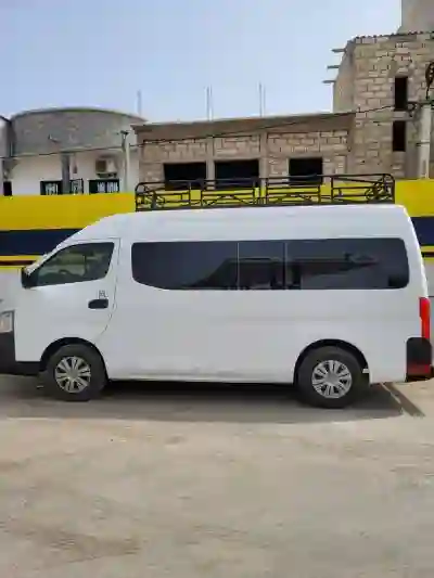 Location DE Mini BUS Nissan 12 Places à Dakar