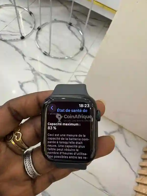 Apple Watch s8 45mm - Vue 1