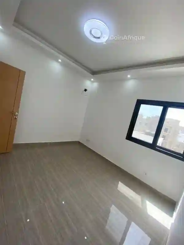 Location Appartement 5pièces -cité Mbakiyou - Vue 4