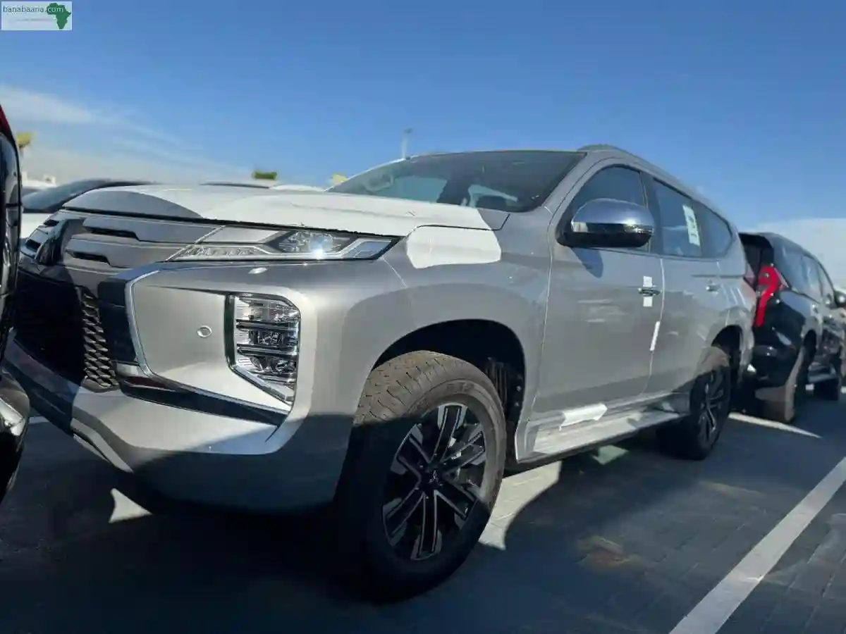Mitsubishi Montero Sport Année 2023 - Vue 2