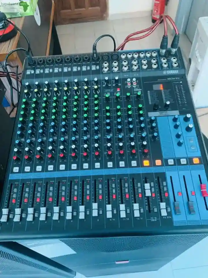 Table DE Mixages DE 2 A 16 Pistes DE Marque Y - Vue 2