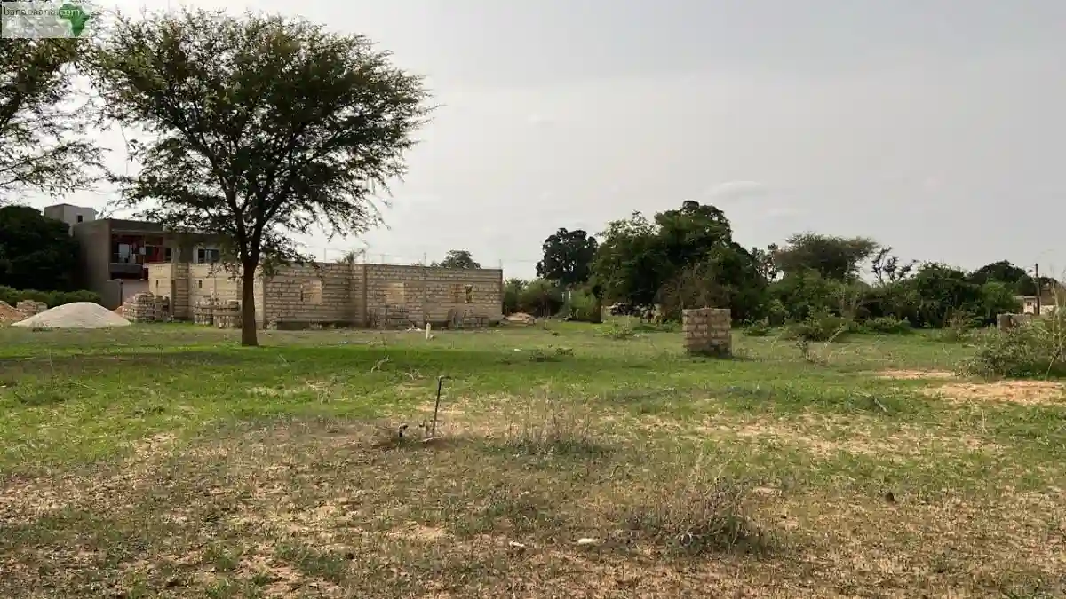Terrain de 600 Mètres Carrés à Vendre à M - Vue 1