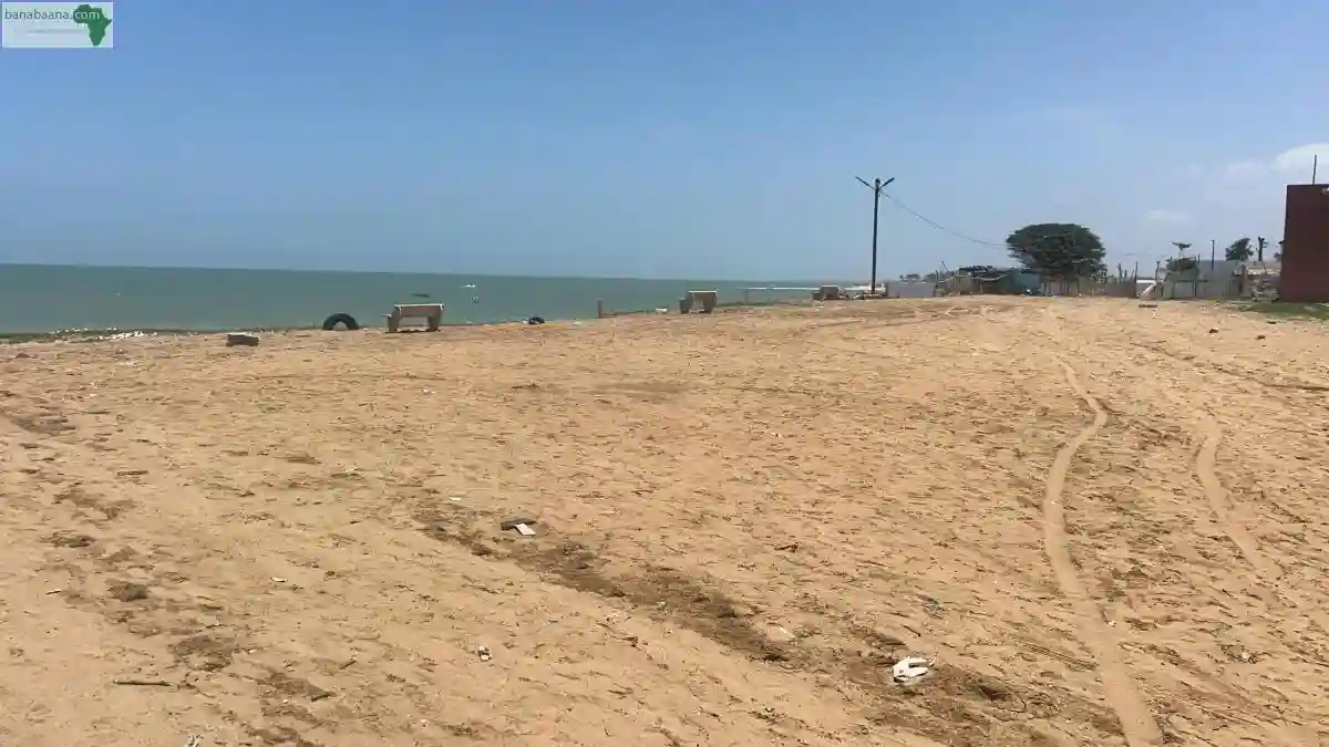 Terrain de 750 Mètres Carrés à Vendre à M - Vue 2