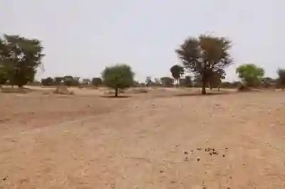 Terrain de 7067 m² Vers Tassette à Thies - Vue 1