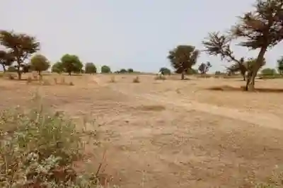 Terrain de 7067 m² Vers Tassette à Thies - Vue 3