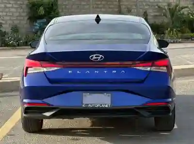 Hyundai Elantra 2021 Venant à Dakar - Vue 2