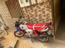 Moto TVS 2023 à Dakar