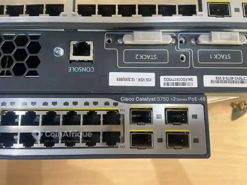 Switch Cisco Catalyst 3750 – 48 Ports Rj45 POE - Vue 2