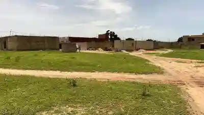 Terrain 500 Mètres Carrés à Vendre à Mbour SN à Mbour - Vue 3