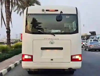 Location DE BUS Toyota Coaster 30 Places à Dakar - Vue 1