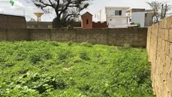 Terrain de 450 Mètres Carrés à Vendre à G