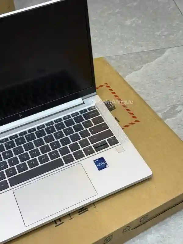 PC HP Elitebook 640 g10 - Vue 1