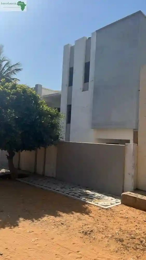 Villa de 1300 Mètres Carrés à Vendre à Mb - Vue 1