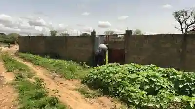 Terrain de 229 Mètres Carrés à Vendre à Nguék à Mbour - Vue 2