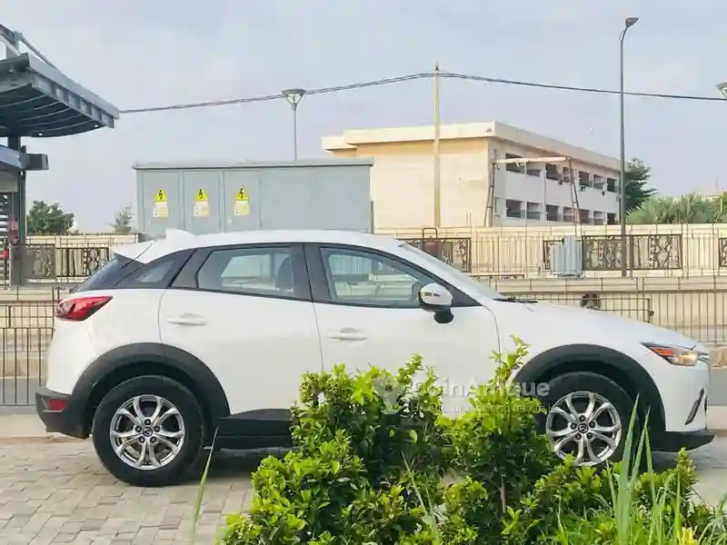 Citroen C4 2018 - Vue 3