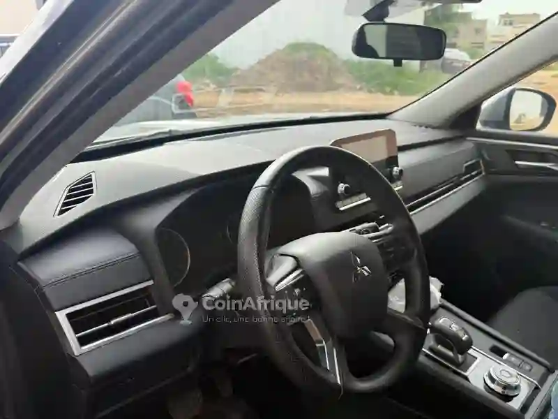 Mitsubishi Outlander 2023