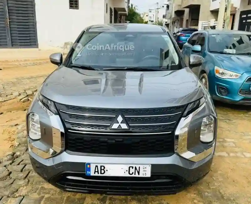 Mitsubishi Outlander 2023 - Vue 3