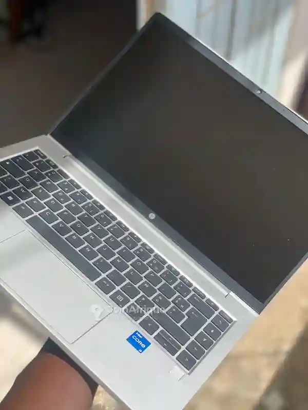PC HP Probook 640 G8 Core i5 - Vue 2