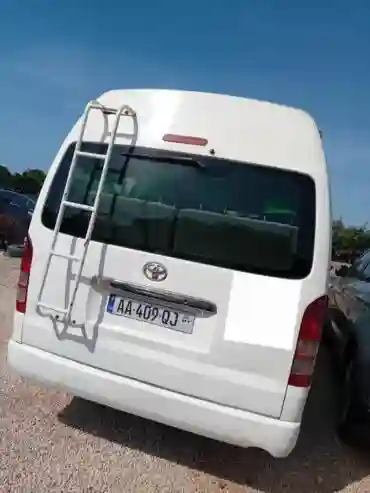 Location DE Mini BUS Toyota Hiace - Vue 2