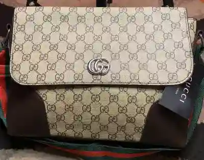 Des Sacoches de Marque Pour Femme à Pikine