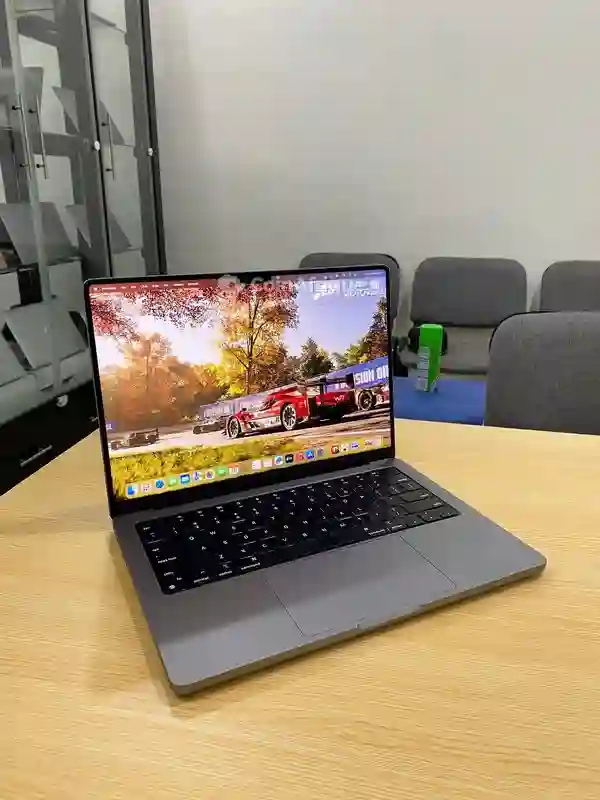 Macbook Pro m1 2021 16 Pouces Puce Apple m1 ram 32go Disque 512go