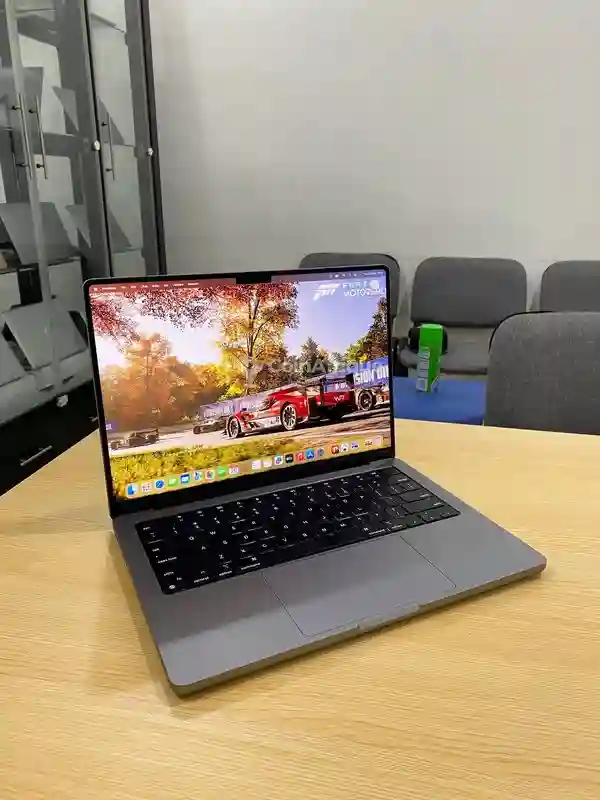 Macbook Pro m1 2021 16 Pouces Puce Apple m1 ram 32go Disque 512go - Vue 1