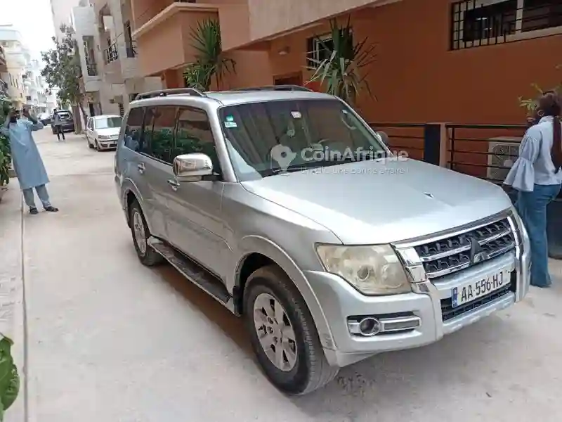 Mitsubishi Pajero 2015 - Vue 4