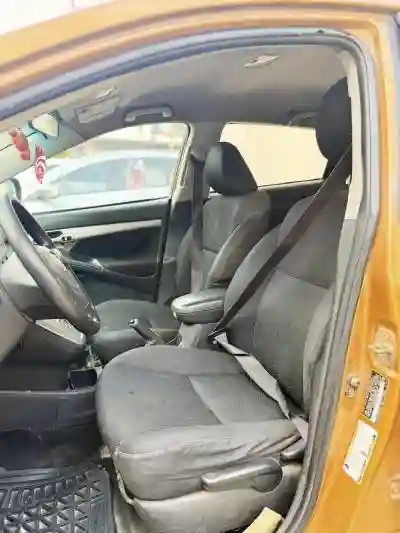 Toyota Matrix 2011 à Dakar - Vue 1