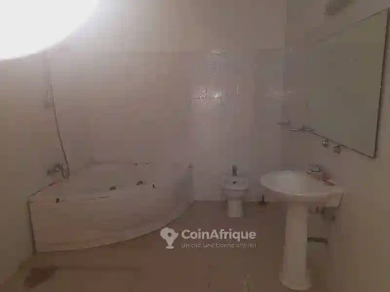 Location Appartement F4 au Mariste - Vue 1