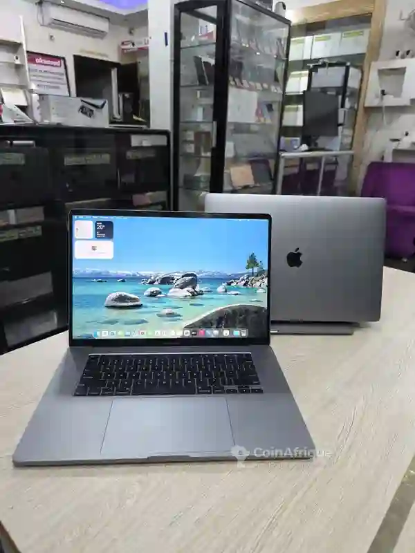 PC Macbook pro 2019 Core i9 16 Pouce