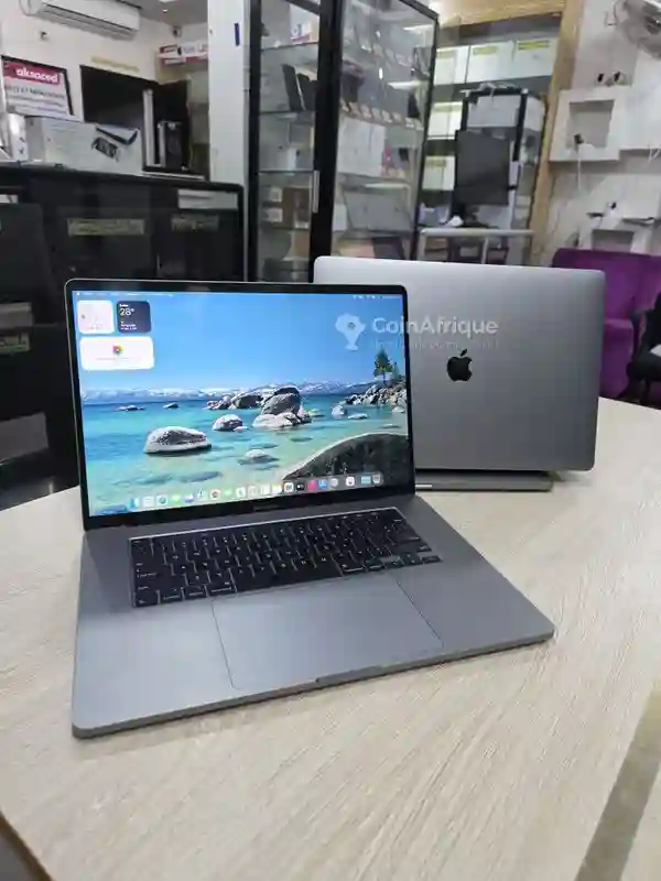 PC Macbook pro 2019 Core i9 16 Pouce - Vue 1
