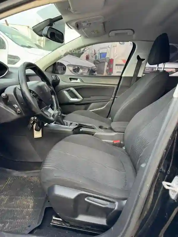 Peugeot 308 2017 - Vue 1